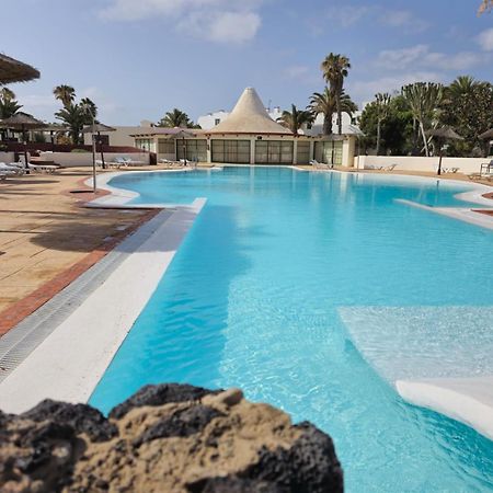 Bungalow Goa Pool View, Playa Roca Residence Sea Front Access - Free Ac - Wifi กอสตา เตกีสเซ ภายนอก รูปภาพ