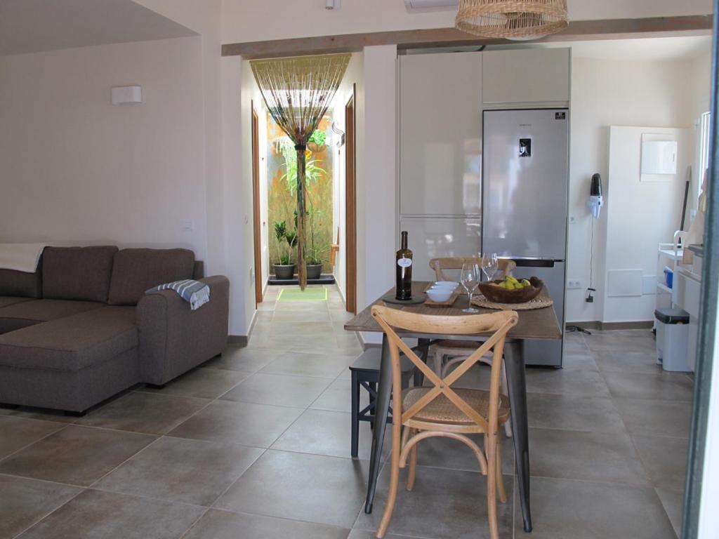 Bungalow Goa Pool View, Playa Roca Residence Sea Front Access - Free Ac - Wifi กอสตา เตกีสเซ ภายนอก รูปภาพ